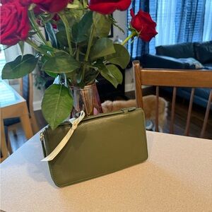 NWOT Vera Bradley Leather Travel Wallet in Bronze Green